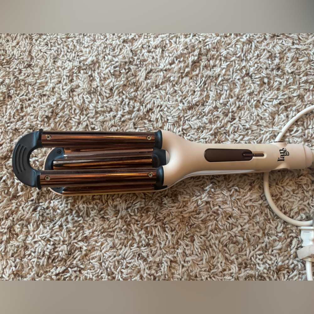 Lange Hair Waver - Cream and Brown